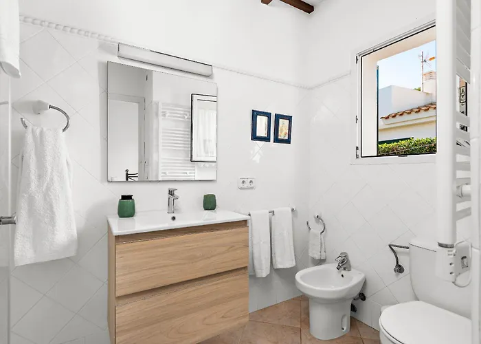 Bini Yaya - Cap Den Font