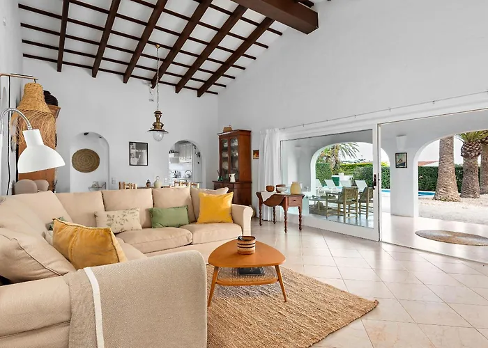 Bini Yaya - Cap Den Font Villa Sant Lluís